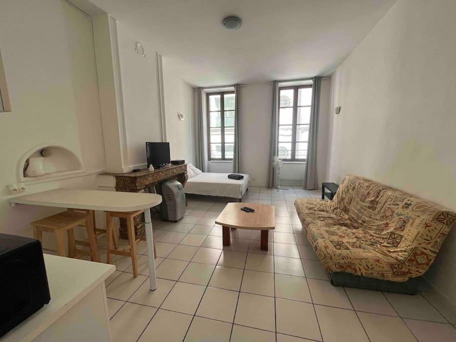 Apartament Le Monnai Nîmes Zewnętrze zdjęcie