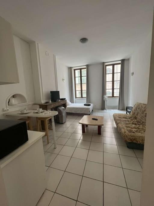 Apartament Le Monnai Nîmes Zewnętrze zdjęcie